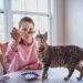 Creating Consistent Feeding Routines that Encourage Healthy Eating Patterns for Cats